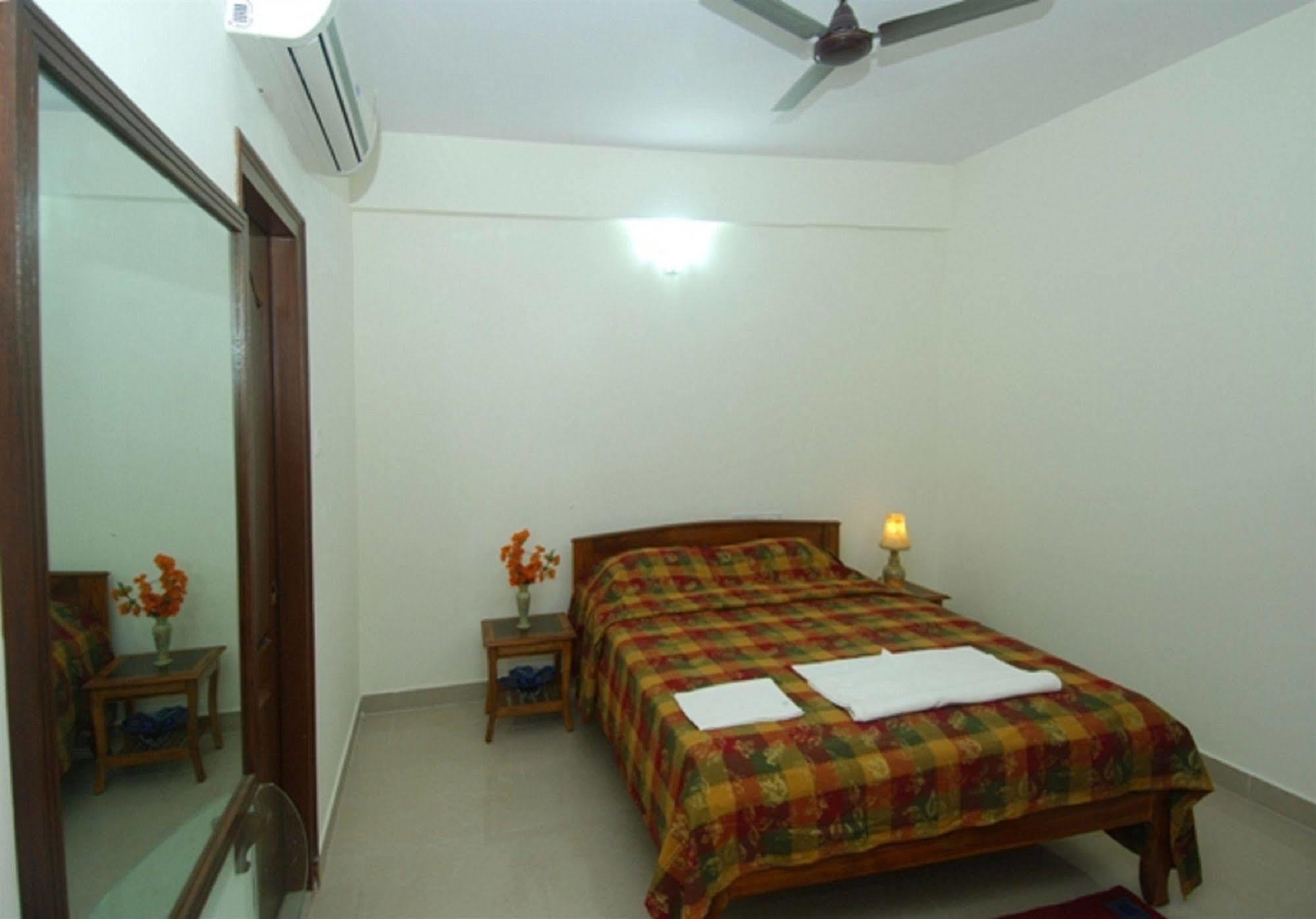 Oyo 6110 Thalassa Suites Bangalore Eksteriør billede