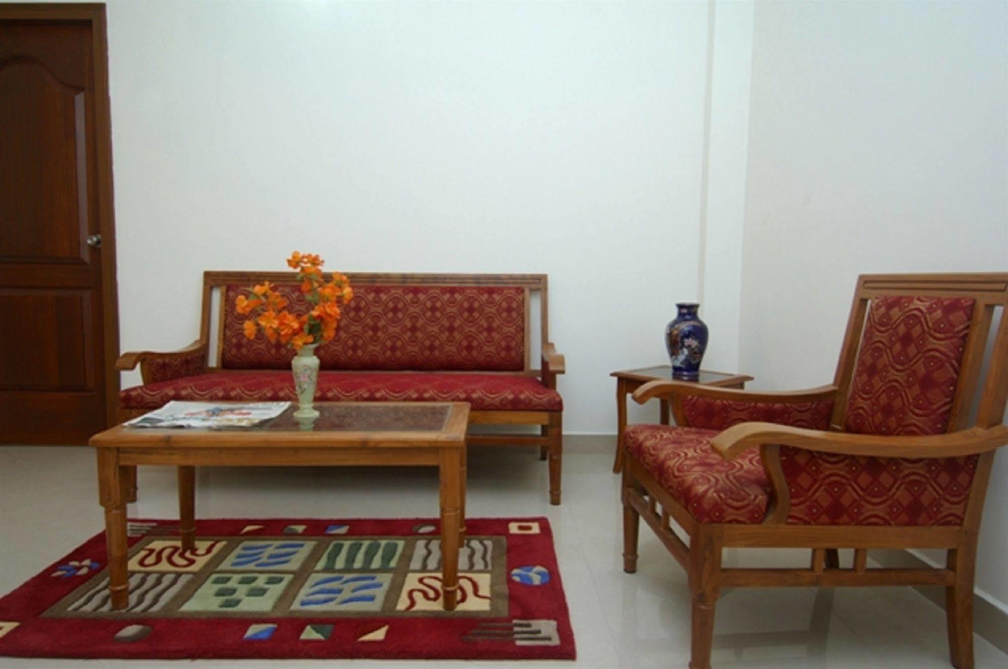 Oyo 6110 Thalassa Suites Bangalore Eksteriør billede